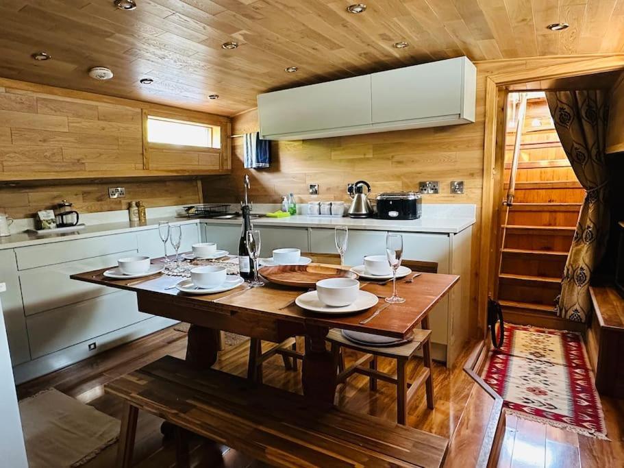 Unique Houseboat Experience I Central City Break York Exteriér fotografie